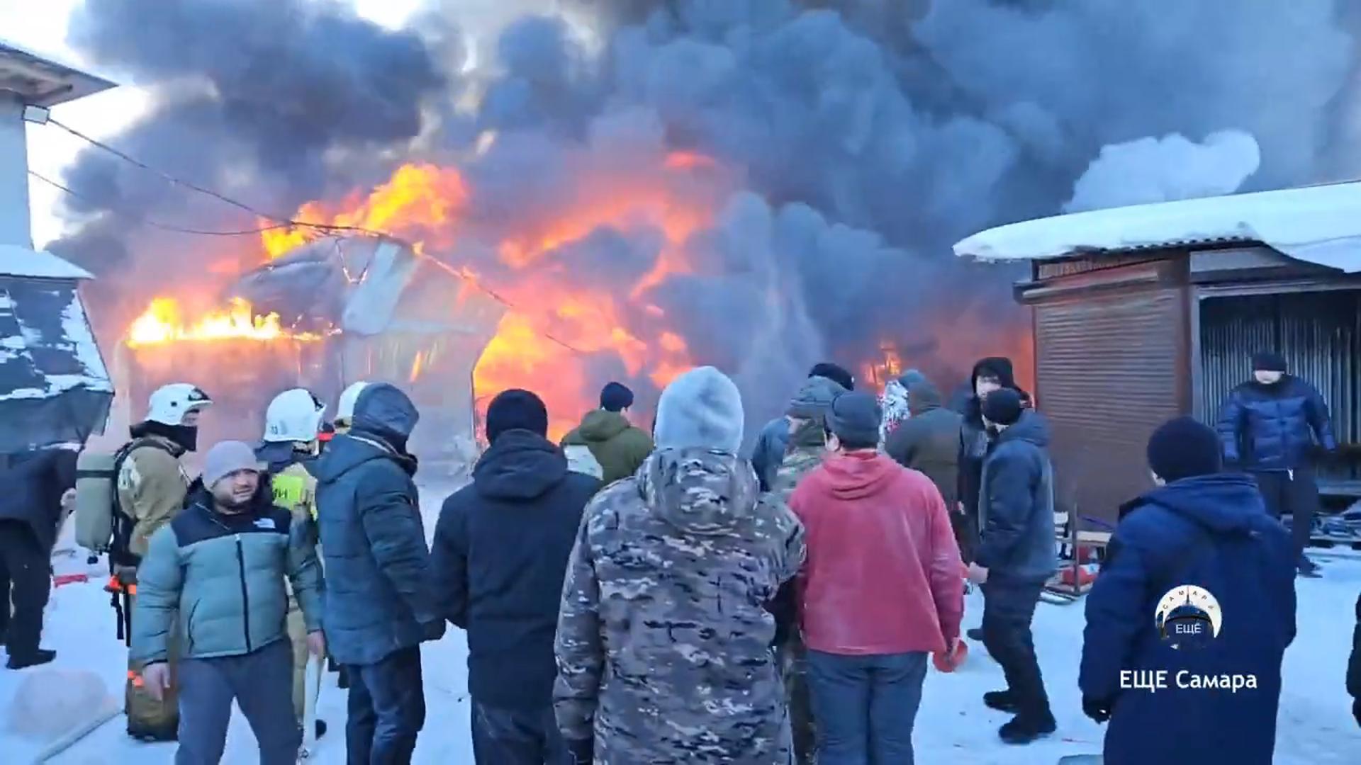 Крупный пожар на Кировском рынке в Самаре: видео с места событий!!