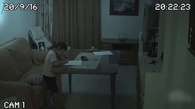 МУЖЧИНА СНЯЛ НА ВИДЕО, КАК В КУКЛУ ВСЕЛИЛСЯ ДЕМОН