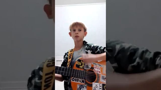 Играю на гитаре!