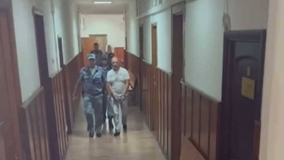Двух подельников бывшего советника главы Сочи заключили под стражу
