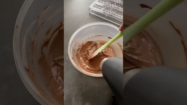 Темперирую шоколад Milka #chocolate #shortsyoutube
