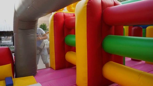 Детский ВЛОГ / развлекательный центр надувные горки пинки пай вспыш / двойняшки Сеня и Тоня