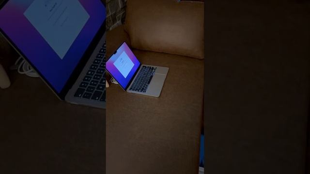 Macbook Air M2 in Starlight - UNBOXING