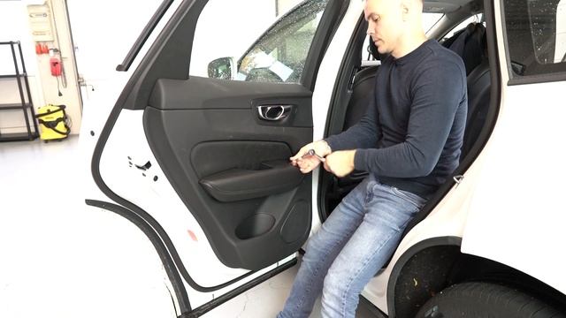 Volvo XC60 Door Panel Removal 2018-2019