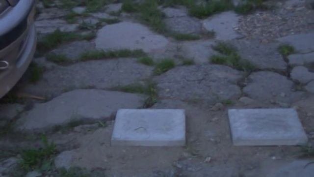 Испытания тротуарной плитки на прочность