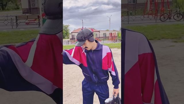 Случайный алкаш со двора ?
