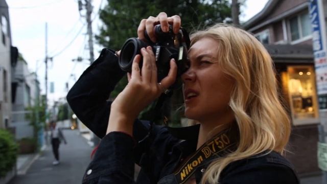 3 ФОТОГРАФА ФОТОГРАФИРУЮТ ОДНУ И ТУ ЖЕ МОДЕЛЬ. ТРИ МИНУТЫ НА СЪЕМКУ. ТОКИО 2019