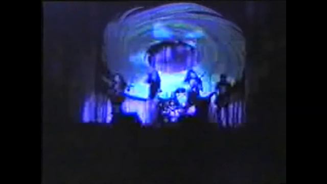 Exhumation_live_2000_club_Port