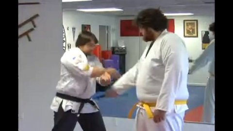 How to Do a Jujitsu Wristlock to Counter a Knife thrust