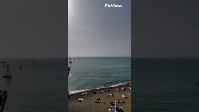 Сочи. Как выглядит пляж Маяк в Сочи. Погода и отдых в Сочи 2024. Сочи сегодня 30 апреля 2024