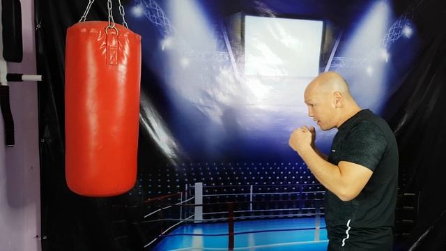 Как правильно ставить руки при ударах сбоку и снизу