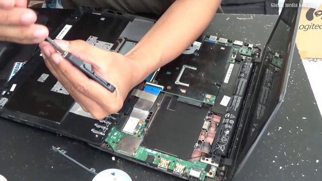 TUTORIAL - UPGRADE Install SSD LAPTOP ASUS X200M, Bongkar Laptop Asus X200m