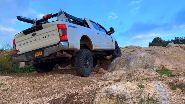 האם הטרמור F250 באמת מסוגלת להיכנס לשטח? Ford F250 Tremor Israel Off Roading