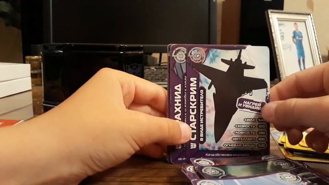 Обзор коллекционных карточек трансформеры