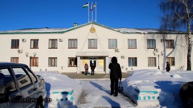 ведро, зажигалка и лопата главе.