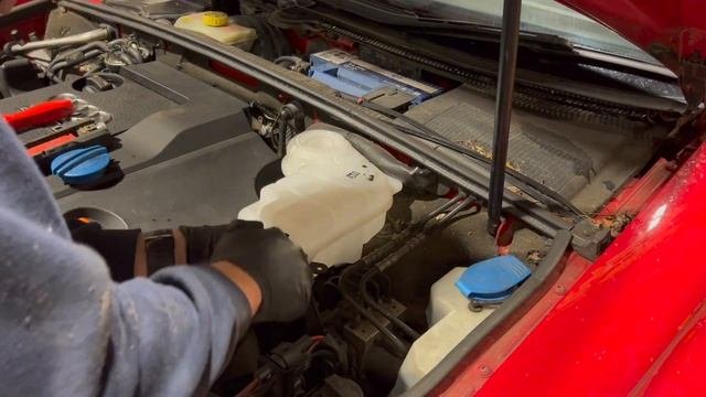 Audi A4 B7 Coolant reservoir replacement