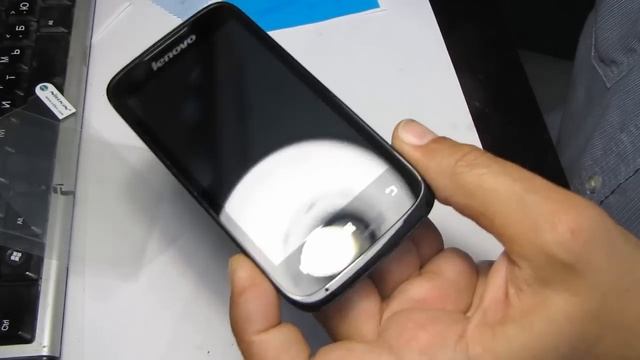 Как правильно приклеить защитную плёнку на смартфон