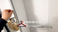 Встроенный шкаф с современными зеркальными раздвижными дверями-купе. Стильные двери с узкими рамкам