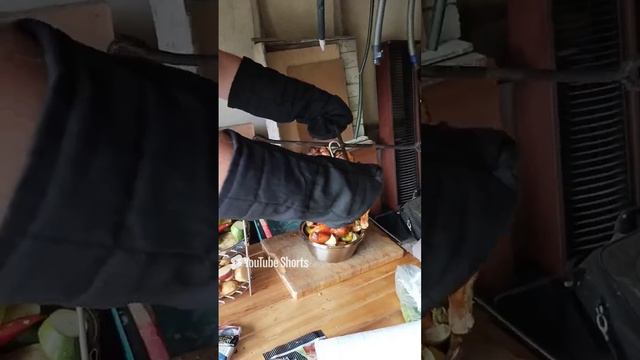 Курочка в тандыре.mp4