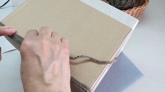 Декорирование коробки пряжей. Мастер-класс.