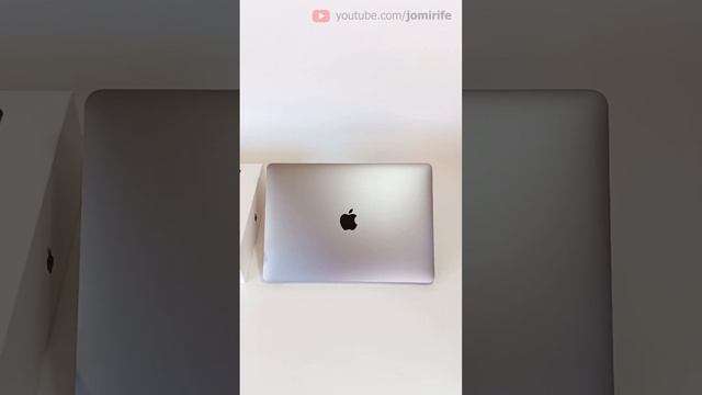 Apple Macbook Pro 13-inch M2 – All Aluminum Computer in space gray ?