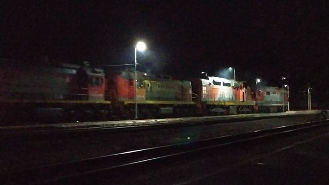 VID_20240612_213950.mp4.  ТЭП70БС с 
тремя ТЭМ7А.