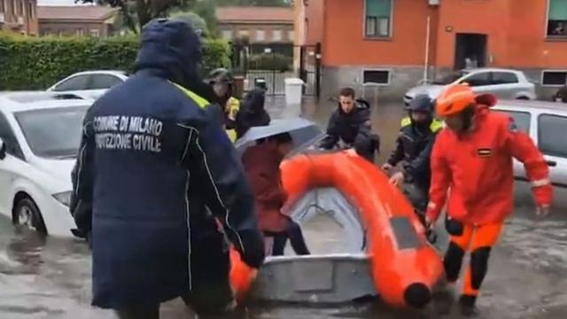Наводнение в Милане, Италия.
16 мая 2024

Восточную часть Милана затопило на фоне сильных проливных