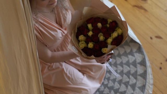 Букет из 35 красных и белых роз микс (Кения) 40 см Standart