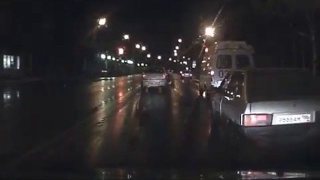 Водятел подрезал скорую