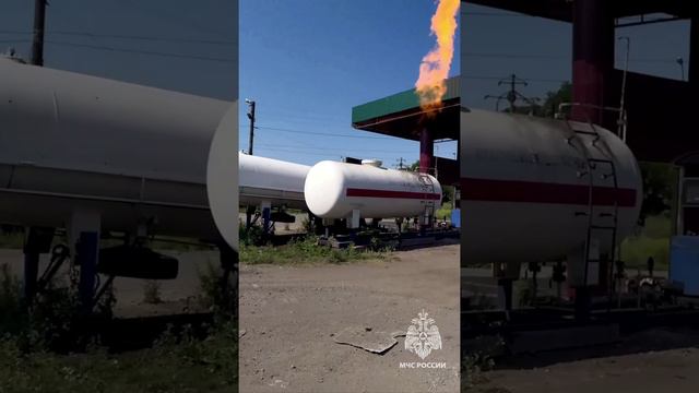 ❗ В ДНР сотрудники МЧС России тушили пожар под атакой с БПЛА