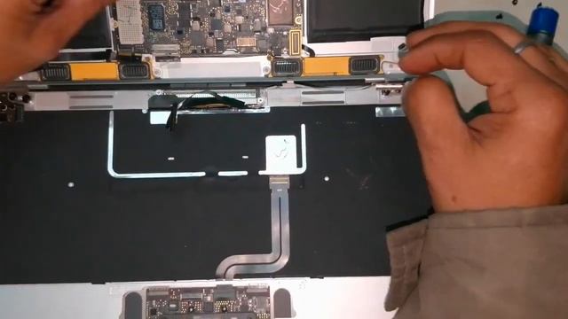 Apple MacBook Retina 12” Inch A1534 Disassembly Step by Step