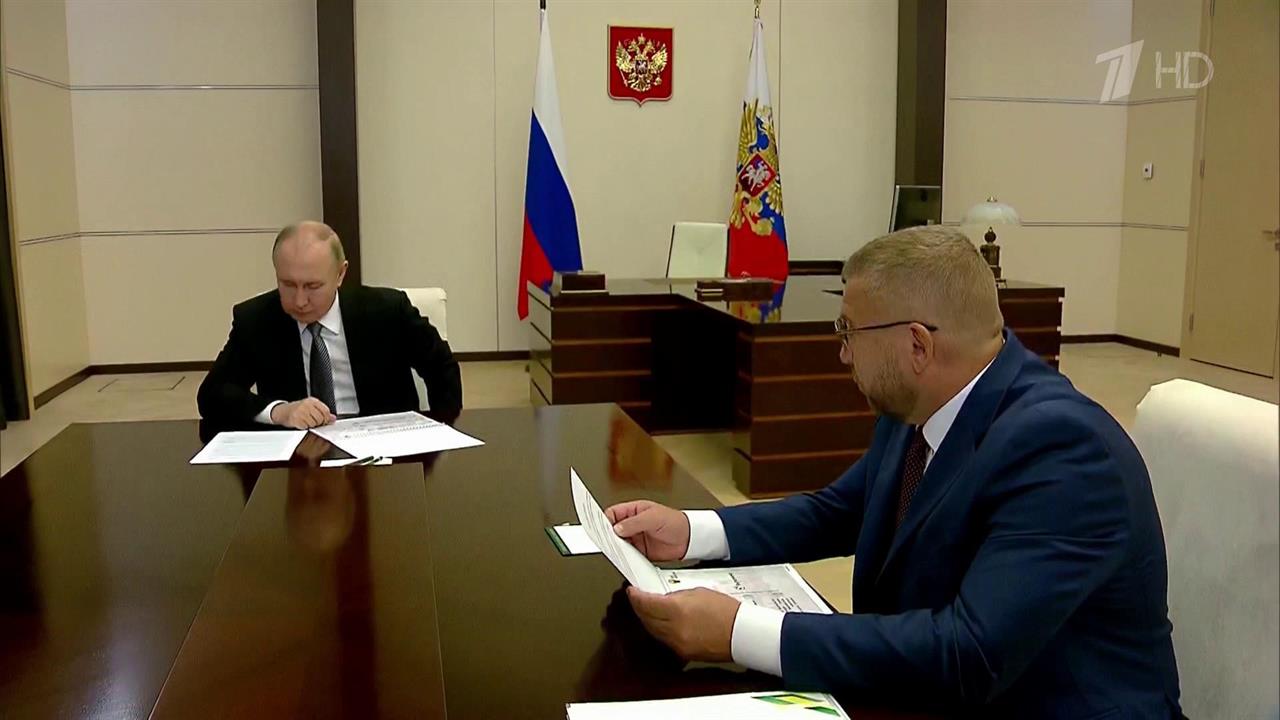 Владимир Путин на встрече с главой ФТС говорил о поддержке участников спецоперации