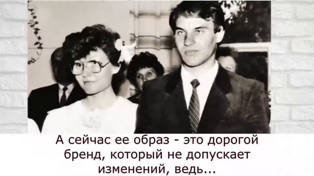 Знаменитости, которых без очков просто не узнать