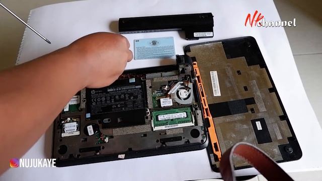 Cara mengganti keyboard notebook hp mini 110