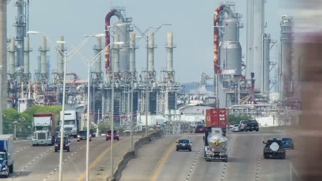Фальшивые здания, которые скрывают огромную нефтяную промышленность Лос-Анджелеса