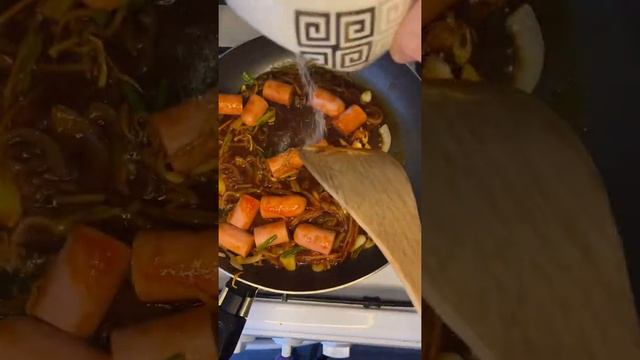 Токпокки. Быстрый рецепт за 3 минуты. Tokpokki Korean street food. Recipe