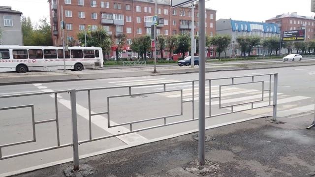 По проспекту к торговому центру - Красноярье (Красноярск правобережный) Сентябрь 2022