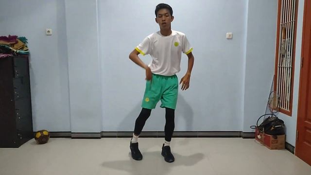 FunRobic La La La La Fahmy Fachrezy?? Oleh Ghatfan Hafiz Satria 1601620062
