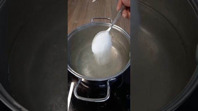 Скумбрия в луковой шелухе