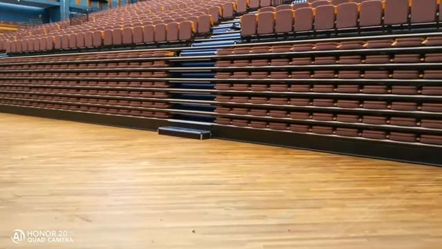 Телескопические трибуны с мягкими креслами