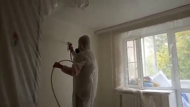 Нанесение в/э краски на обои безвоздушным аппаратом