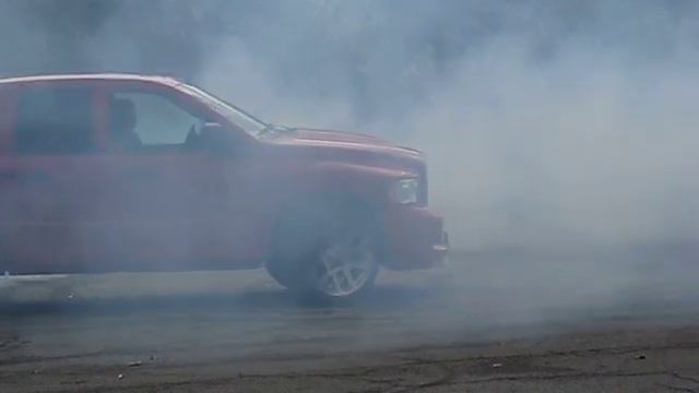 Dodge Ram SRT-10 Viper burnout out smoke show