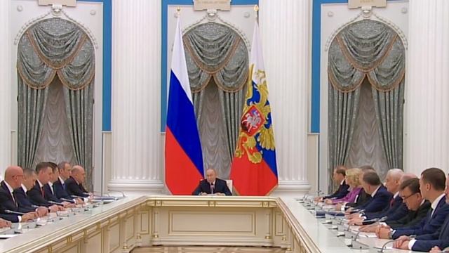 Полное видео речи В.В.Путина на встрече с новым составом правительства России.