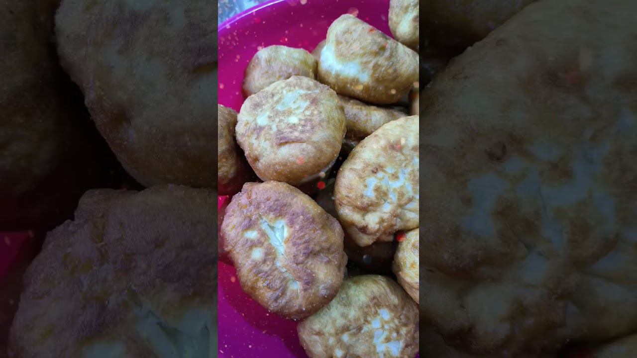 ВыходнойА это значит нужно побаловать домашних пирожками с капустой ❤️#выпечка #пирожки