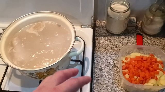 Первый в жизни суп. первая половина видео не удалась)