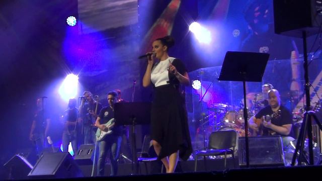 Елена Ваенга - А я по Питеру гуляя... БКЗ 7.07.2017