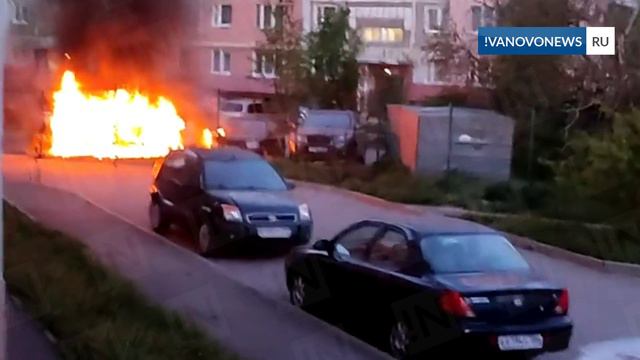 Поджог автомобиля в Иванове зафиксировала камера видеонаблюдения