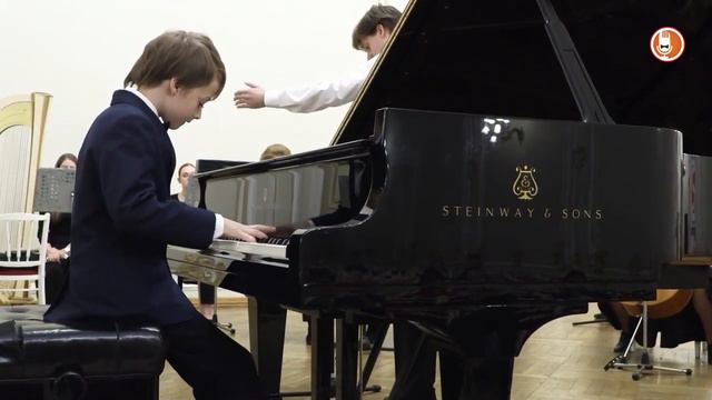 Й. Гайдн. Концерт для клавира с оркестром ре-мажор. Исп.Тимофей Харитоненко, 10 лет