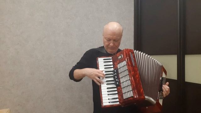 "Моя бабушка курит трубку" играю на аккордеоне. Тональность (Dm).