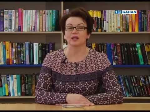 У книжной полки Борис Житков